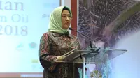 Haiyani Rumondang, saat mewakili Menaker Hanif Dhakiri menjadi keynote speech pada acara 2nd International Conference and Expo on Indonesian Sustainable Palm Oil (ICE-ISPO) 2018 di Balai Kartini, Jakarta, Kamis (12/4/2018).