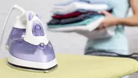 7 Trik Menyetrika Baju Cepat Licin Tanpa Spray, Hemat Waktu & Tenaga