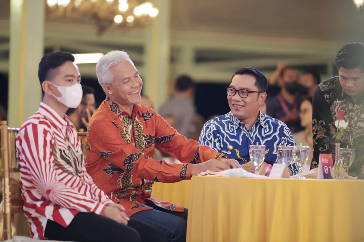 Nama Wali Kota Solo Gibran Rakabuming Raka hingga Gubernur Jawa Barat Ridwan Kamil masuk dalam bursa bakal calon gubernur atau cagub DKI Jakarta hasil rembuk rakyat yang dilakukan Partai Solidaritas Indonesia (PSI).