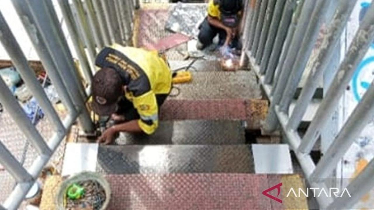 Dinas Bina Marga Tangani Cepat Lantai Bolong JPO Daan Mogot, Warga Berharap Perbaikan Menyeluruh