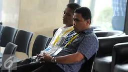 Jailani saat menunggu didalam gedung KPK untuk dipanggil penyidik, Jakarta, Selasa (23/2). Jailani diperiksa terkait kasus suap proyek Kementerian Pekerjaan Umum dan Perumahan Rakyat bersama Damayanti Wisnu Putranti. (Liputan6.com/Helmi Afandi)