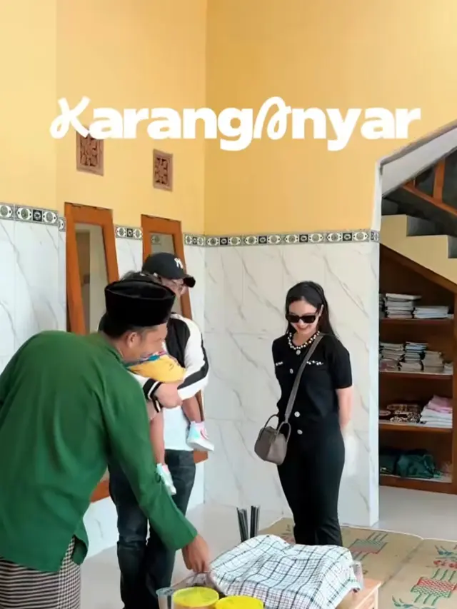 Nanda Arsyinta Bangun Masjid