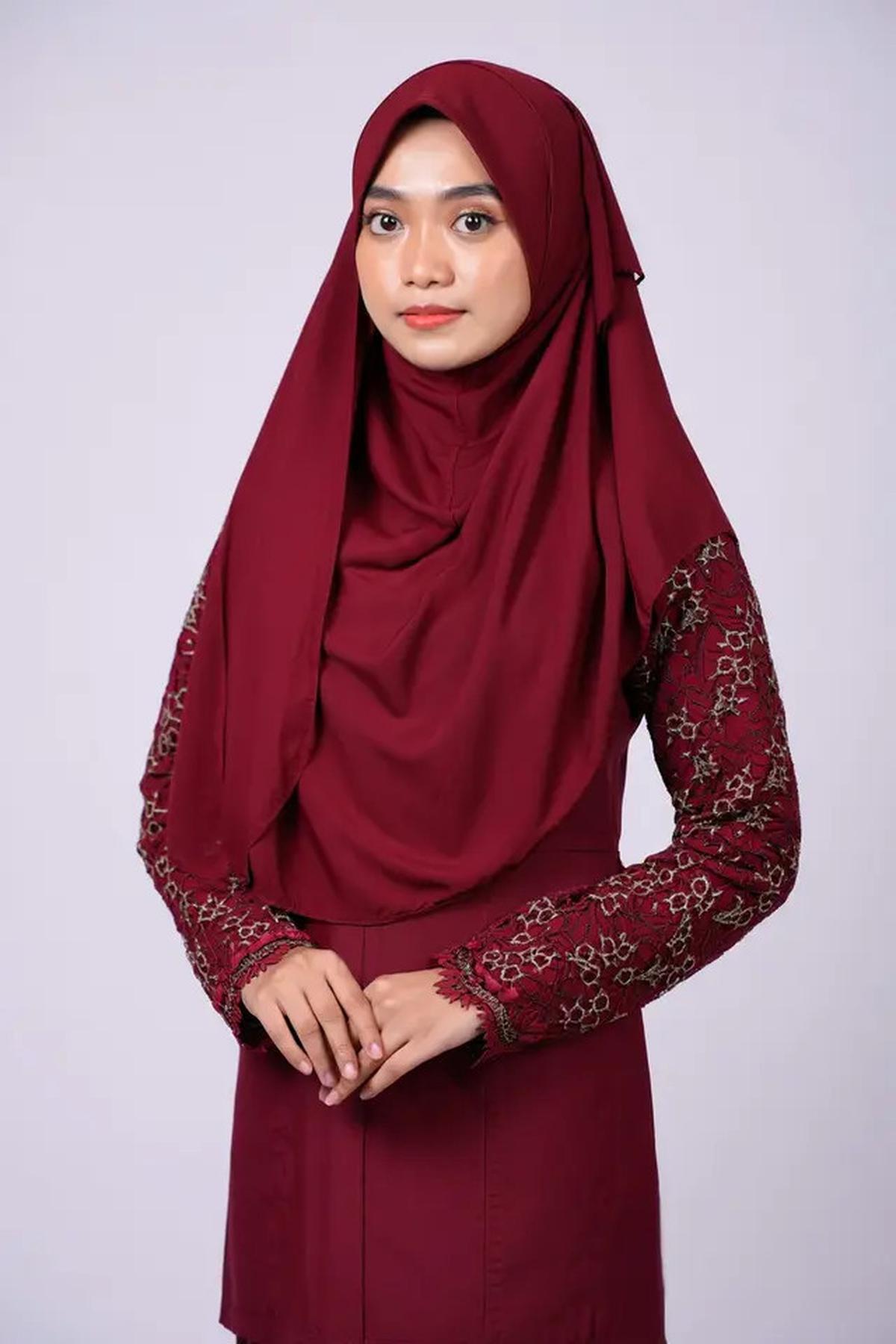 10 Model Gamis Batik Syar'i Slim Fit tapi Tetap Sopan, Kekinian di 2025