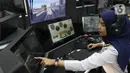 Masinis saat melakukan latihan simulator Kereta Light Rail Transit (LRT) di Depo Jatimulya, Bekasi, Jawa Barat, Kamis (6/7/2023). (Liputan6.com/Herman Zakharia)