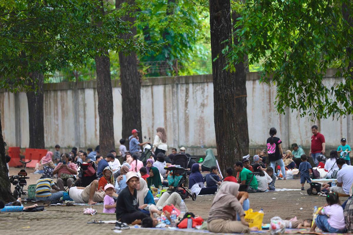 FOTO: Peringatan Maulid Nabi, Ragunan Diserbu Pengunjung