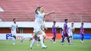 Selebrasi pemain Persikabo 1973, Nikola Kovacevic setelah mencetak gol ke gawang RANS Nusantara FC pada laga pekan pertama BRI Liga 1 2023/2024 antara RANS Nusantara FC menghadapi Persikabo 1973 di Stadion Maguwoharjo, Sleman, Yogyakarta, Senin (3/7/2023). (Bola.com/Nandang Permana)