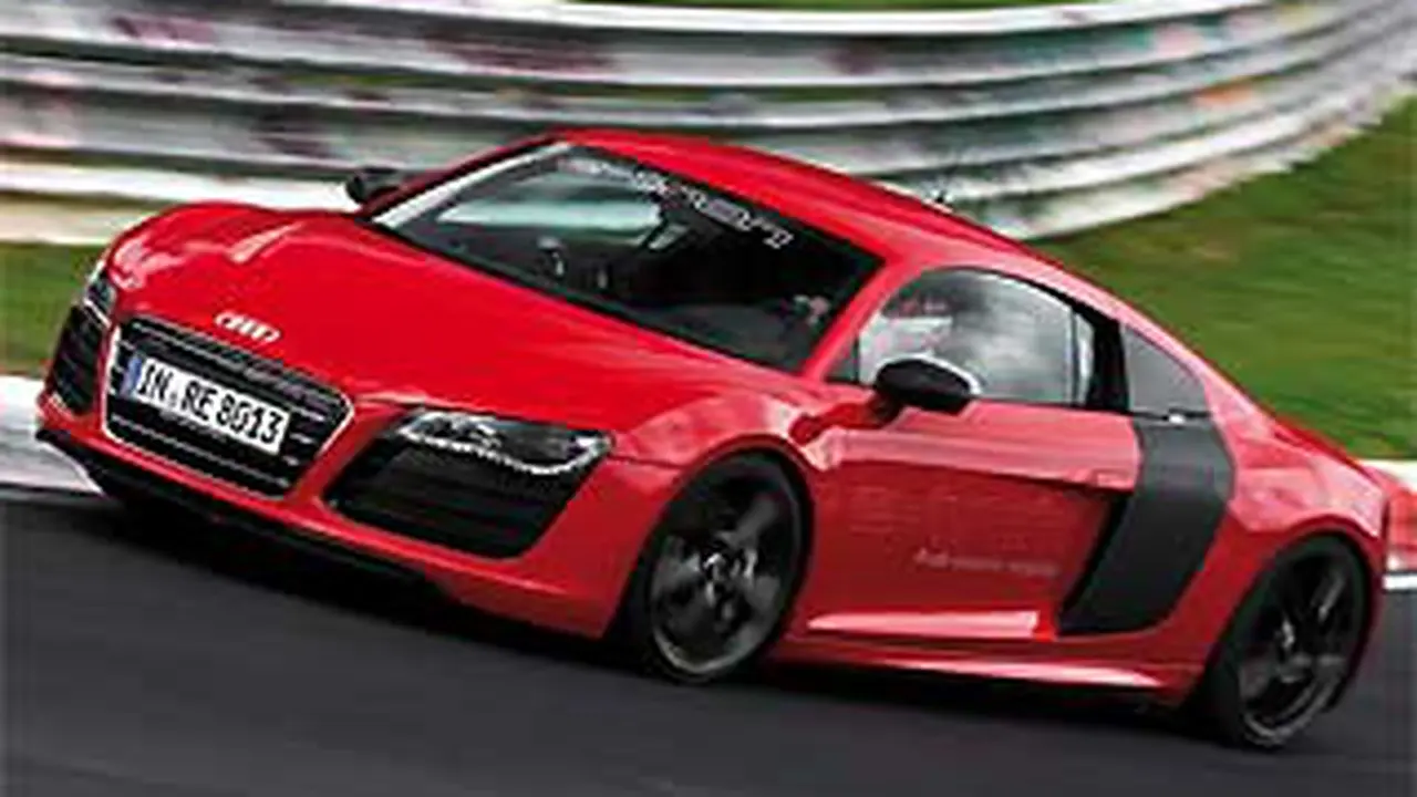 120706aaudi-r8-etron.jpg