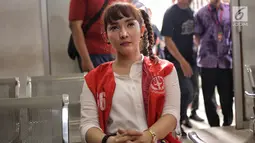 Aktris Roro Fitria berkaca-kaca jelang sidang perdana kasus narkoba di Pengadilan Negeri Jakarta Selatan, Jakarta, Kamis (28/6). Roro Fitria ditangkap di rumahnya saat menunggu pesanan sabu dari YK. (Liputan6.com/Faizal Fanani)