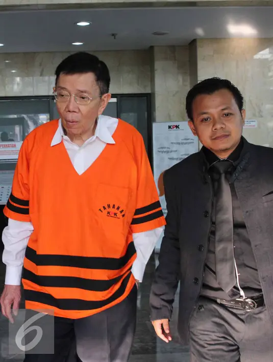 Tersangka kasus dugaan korupsi dalam pelaksanaan kerja sama rehabilitasi dan transfer kelola air di PDAM Makassar, Hengky Wijaya usai menjalani pemeriksaan lanjutan, Jakarta, Selasa (4/8/2015). (Liputan6.com/Helmi Afandi)