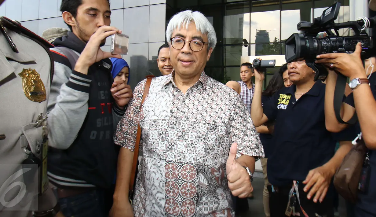 Ketua Panitia Seleksi Pemilihan Penasihat KPK Imam Prasodjo saat berada di Gedung KPK, Jakarta, Kamis (2/3). Kedatangan Pansel untuk memberikan hasil penyaringan untuk menjadi Penasihat KPK (Liputan6.com/Helmi Afandi)