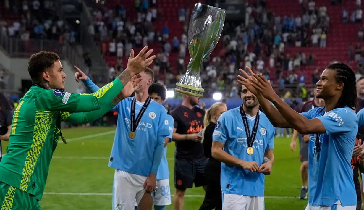 Hasil ini menjadi gelar keempat yang diraih Manchester City di 2023. Ini sekaligus menjadi gelar pertama bagi Manchester City di musim 2023/2024. (AP Photo/Thanassis Stavrakis)