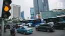 Sejumlah kendaraan terjebak kemacetan di Jalan MH Thamrin, Jakarta, Kamis (15/4/2021). Penumpukan kendaraan pada jam menjelang buka puasa menyebabkan terjadinya kemacetan di sejumlah ruas jalan di Ibu Kota. (Liputan6.com/Faizal Fanani)
