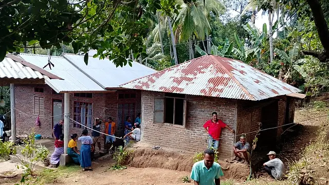 rumah siswi SMA yang gantung diri di NTT
