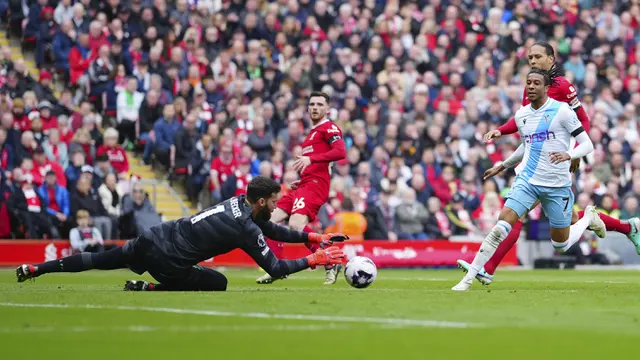 Foto: Comeback Pahit Alisson Becker, Liverpool Dipermalukan Crystal Palace di Anfield