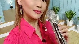 Tak hanya tentang busana dan makeup-nya, untuk menyempurnakan penampilannya  Inul Daratista juga selalu melengkapi dengan rambut palsu. (FOTO: instagram.com/inul.d)