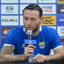 Persib Pindah Kandang Lawan Manila Digger, Marc Klok Ogah Mengeluh