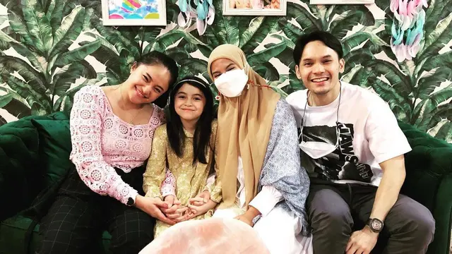 Marshanda dan Mama Ines