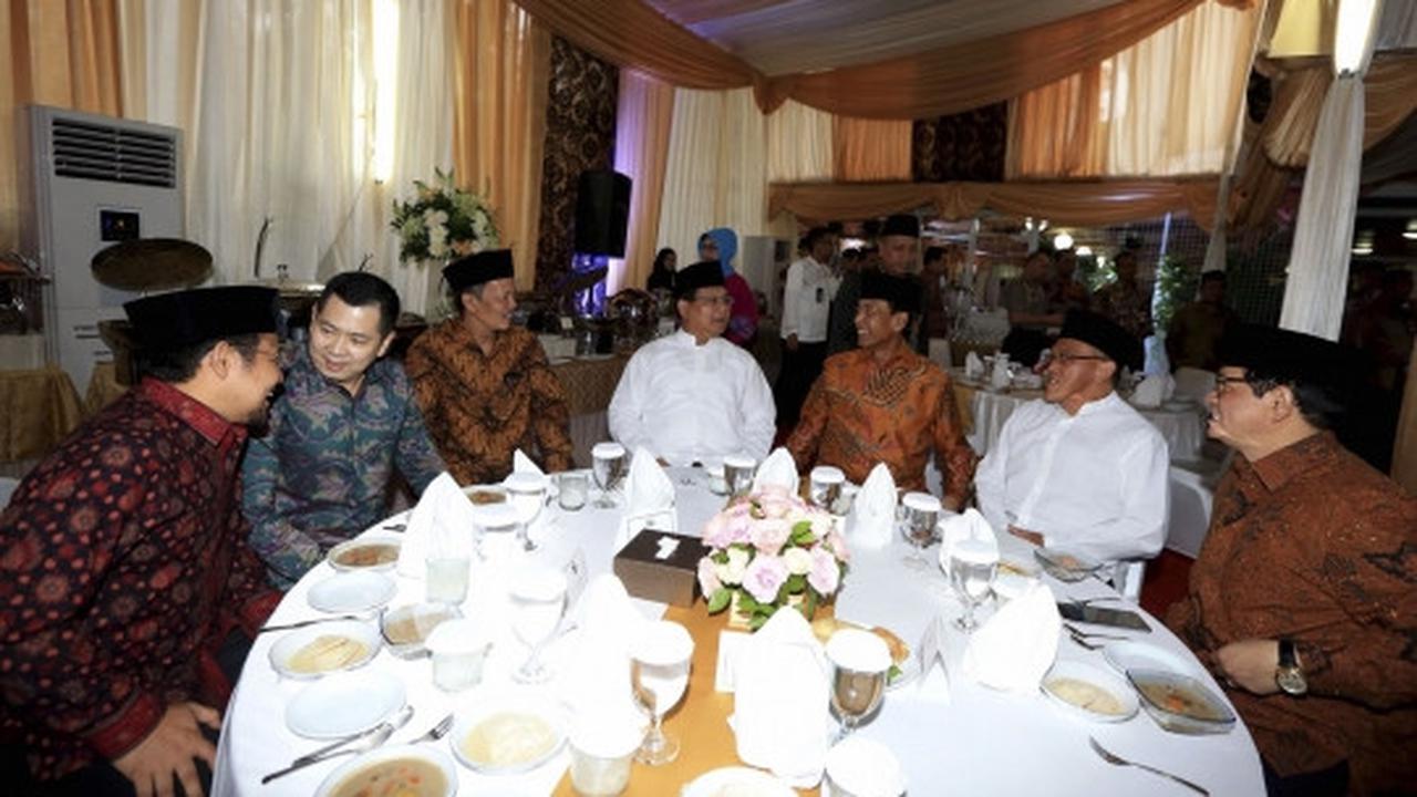 Presiden Jokowi hadiri buka puasa bersama di rumah Ketua MPR