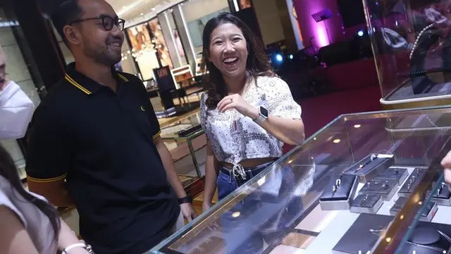 Kiky Saputri Berburu Cincin Bareng Kekasih