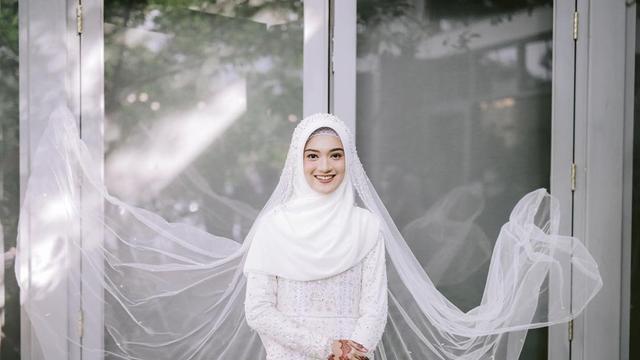 6 Potret Jihan Salsabila, Istri Ustaz Syam Elmarusy yang Memesona
