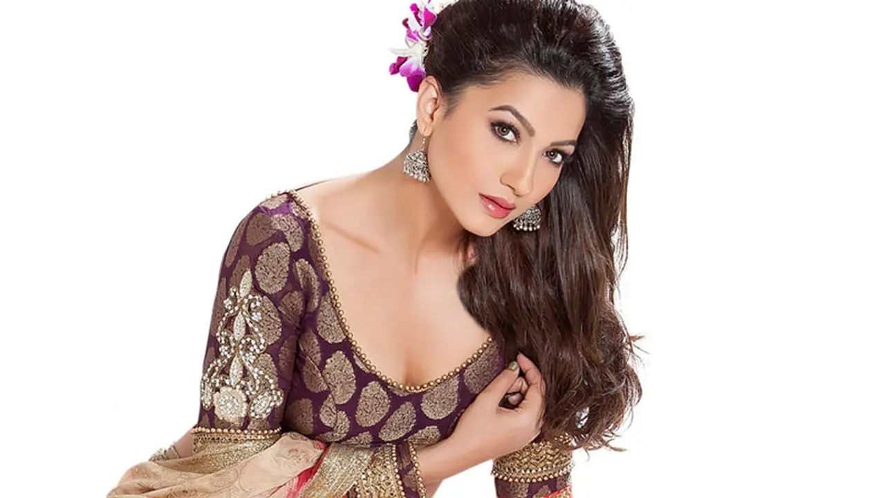 Berpakaian Terlalu Seksi, Artis Bollywood Ini Ditampar Penonton