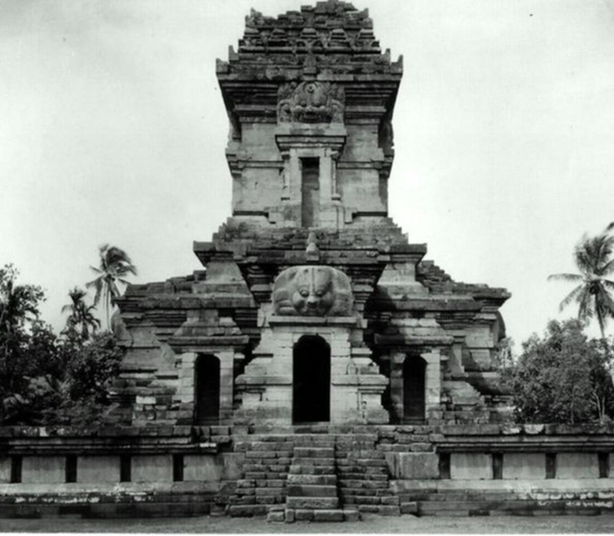 Misteri Dibalik Penemuan Candi Singosari oleh Raffles yang Ternyata Menyimpan Banyak Kejutan!