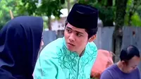 Sabar, kisah cinta Aliando Syarief yang tidak direstui oleh ayah kekasihnya, Yani bukan kisah nyata. Itu hanya penggalan kisah cinta Ali dalam sinetron terbarunya, Jodoh Yang Tertukar yang di tayangkan di SCTV. (Instagram/jodohygtertukar)