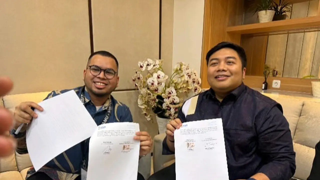 Ketua Umum Gekrafs Kawendra Lukistian dan CEO TourGuideIn Akmal Nahdi menjalin kerja sama memperkuat ekosistem ekonomi kreatif nasional.