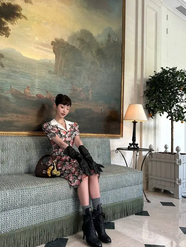 Ide Soft Girl Look Outfit yang Bikin Penampilan Makin Manis dan Feminin (photo by instagram.com/for_everyoung10)