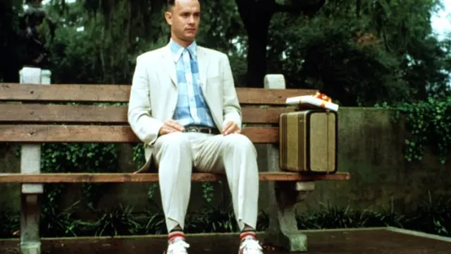 Tom Hanks saat bermain dalam film Forest Gum