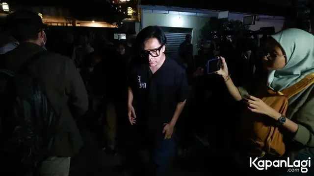6 Artis Hadir Melayat Suami Najwa Shihab, dari Celine Evangelista hingga Addie MS