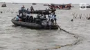 Pembongkaran pagar laut di kawasan Tanjung Pasir, Tangerang, Banten, ini bertujuan mengembalikan fungsi perairan sebagai ruang publik dan jalur akses bagi nelayan. (Magang/Liputan6.com/Muhammad Rizal)