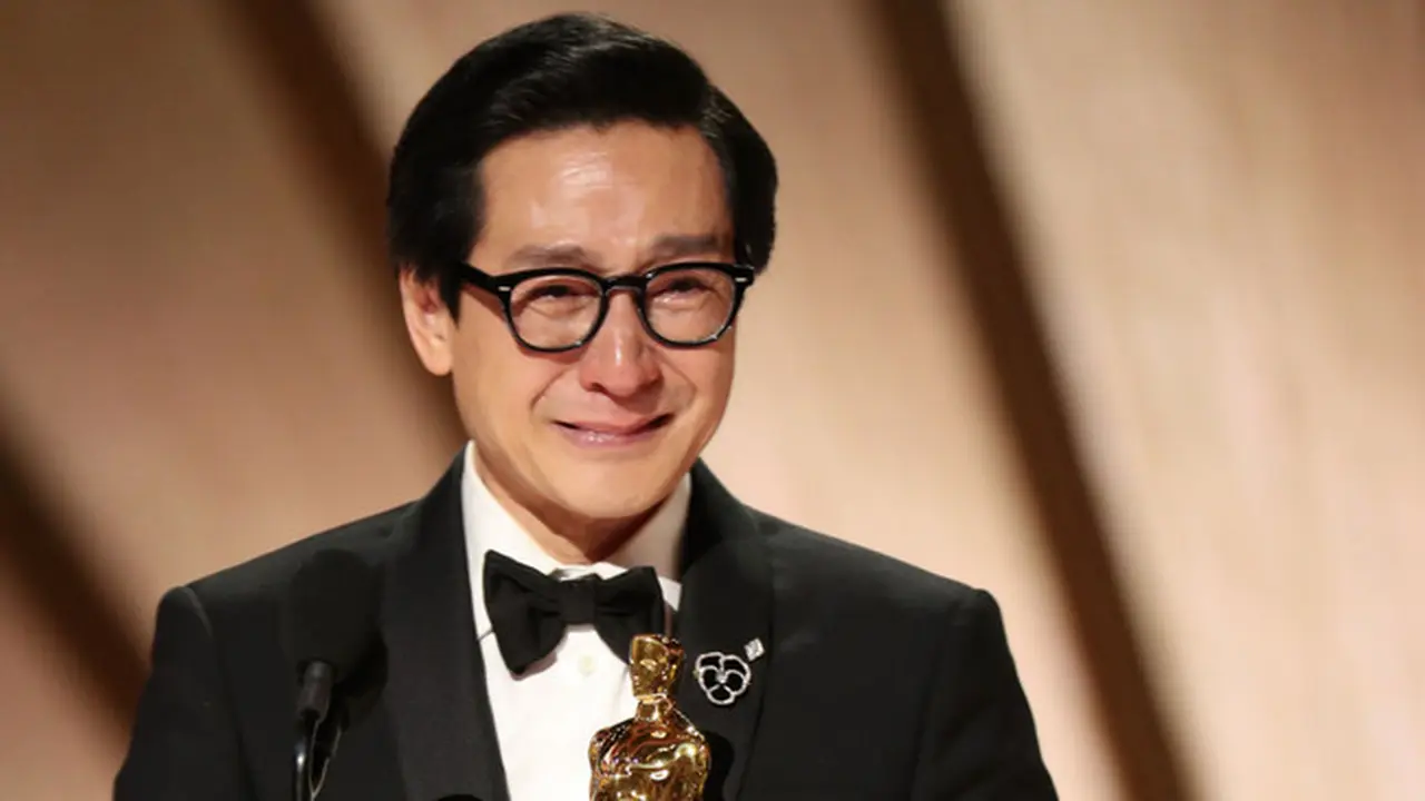 Ke Huy Quan memenangkan Aktor Pendukung Terbaik di Oscar 2023. (ABC)