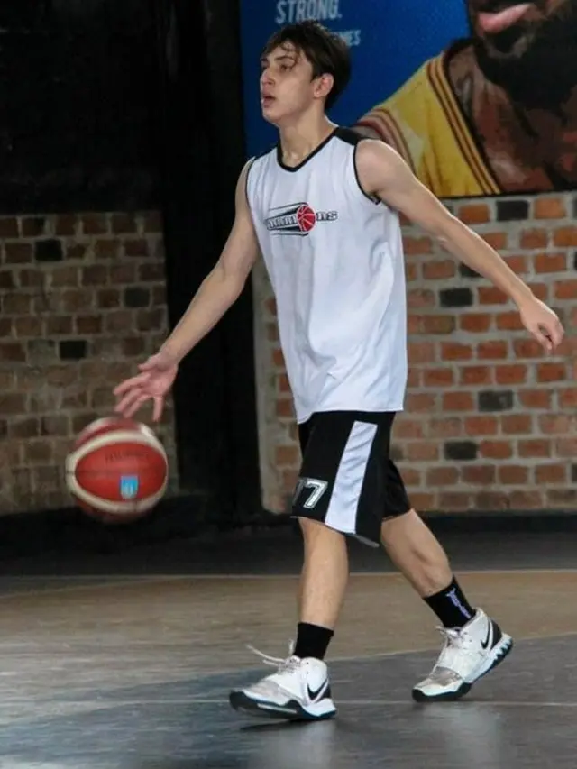 Putra Oppie Andaresta