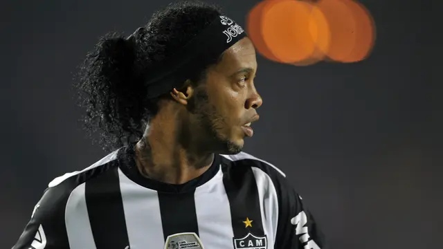 Ronaldinho Pensiun, Klub Ronaldinho