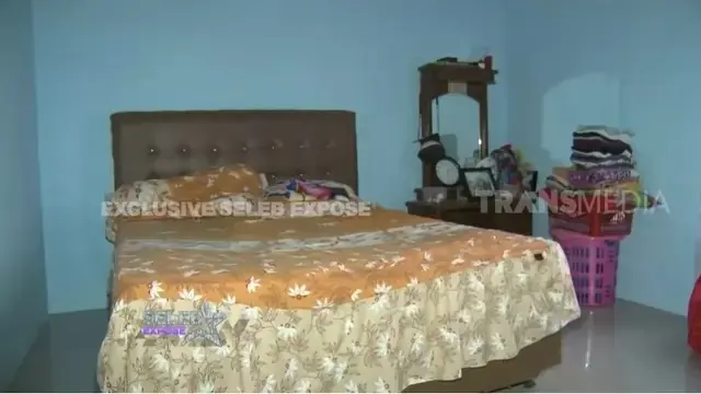 Potret rumah Siti Badriah sebelum menikah dengan Krisjiana (Sumber: Youtube/TRANS7 OFFICIAL)