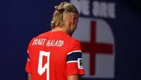 Bintang Timnas Norwegia, Erling Haaland, meninggalkan lapangan setelah kalah 1-2 pada perempat final Piala Dunia 2026 kontra Inggris, di Miami Stadium, Minggu (12/7/2026) pagi WIB. (Buda Mendes/Getty Images/AFP)