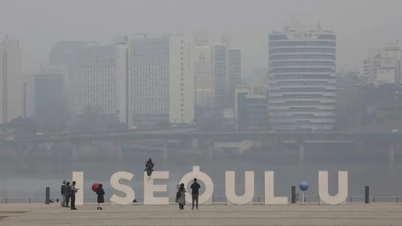 Begini Suasana Kota Seoul Saat Diselimuti Polusi Debu Halus