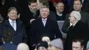 Sir Alex Ferguson hadir pada lanjutan Liga Premier Inggris di Stadion Old Trafford, Sabtu (02/01/2016). Manchester United menang 2-1. (Reuters/Carl Recine)