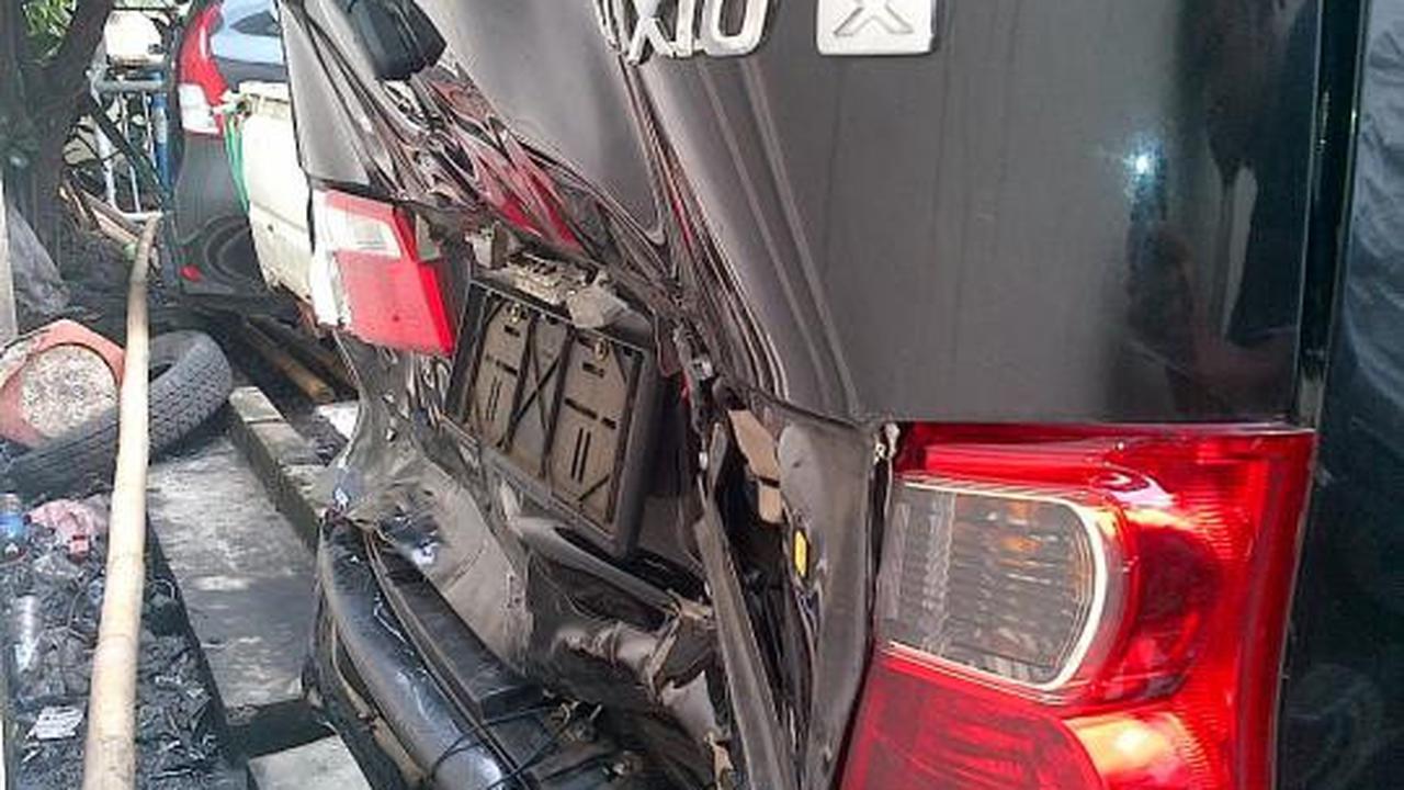 Kondisi mobil Luxio pasca-kecelakaan dengan BMW Rasyid