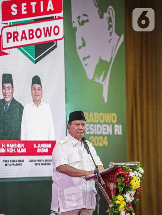 Bakal calon presiden (Bacapres) Prabowo Subianto berbicara saat menghadiri deklarasi acara deklarasi relawan Setia Prabowo di Hotel Kartika Chandra, Jakarta Selatan, Sabtu (7/10/2023). (Liputan6.com/Faizal Fanani)