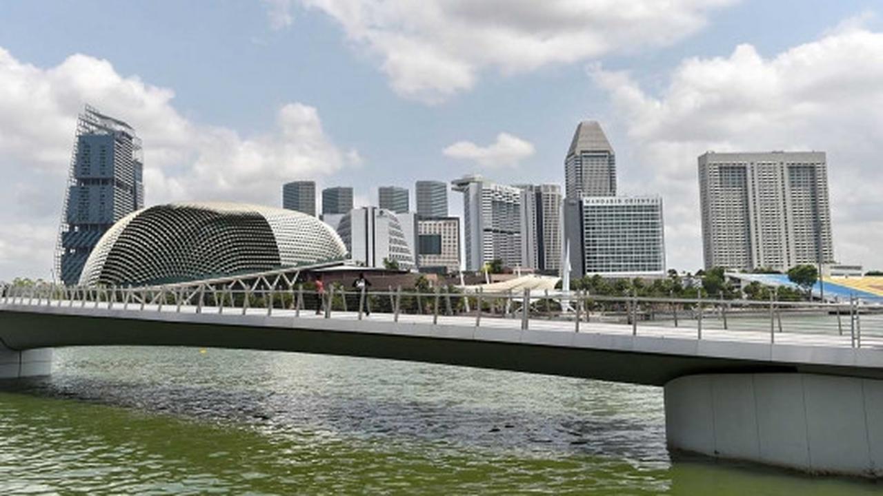 Pemandangan Singapura terbebas kabut asap setelah diguyur hujan