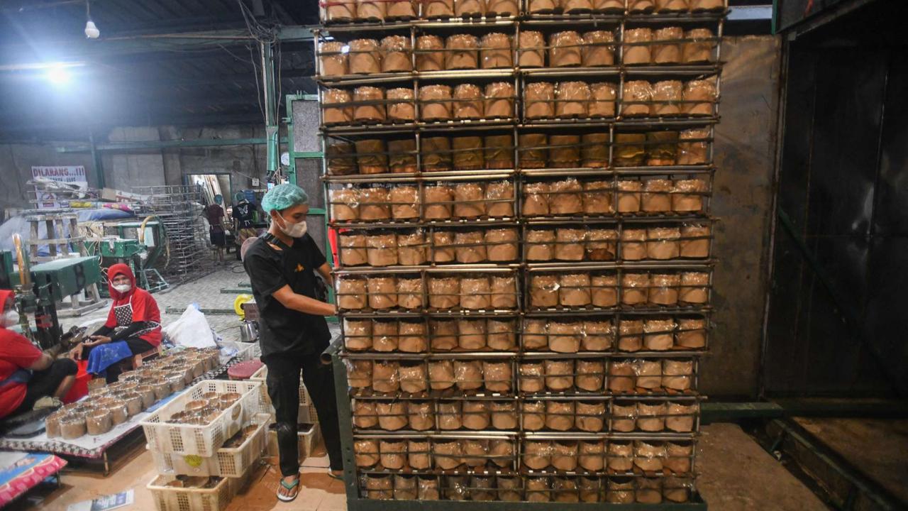 UMKM kue keranjang berdayakan warga sekitar