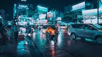 Cara Aman Berkendara Motor saat Hujan untuk Mengurangi Risiko Kecelakaan