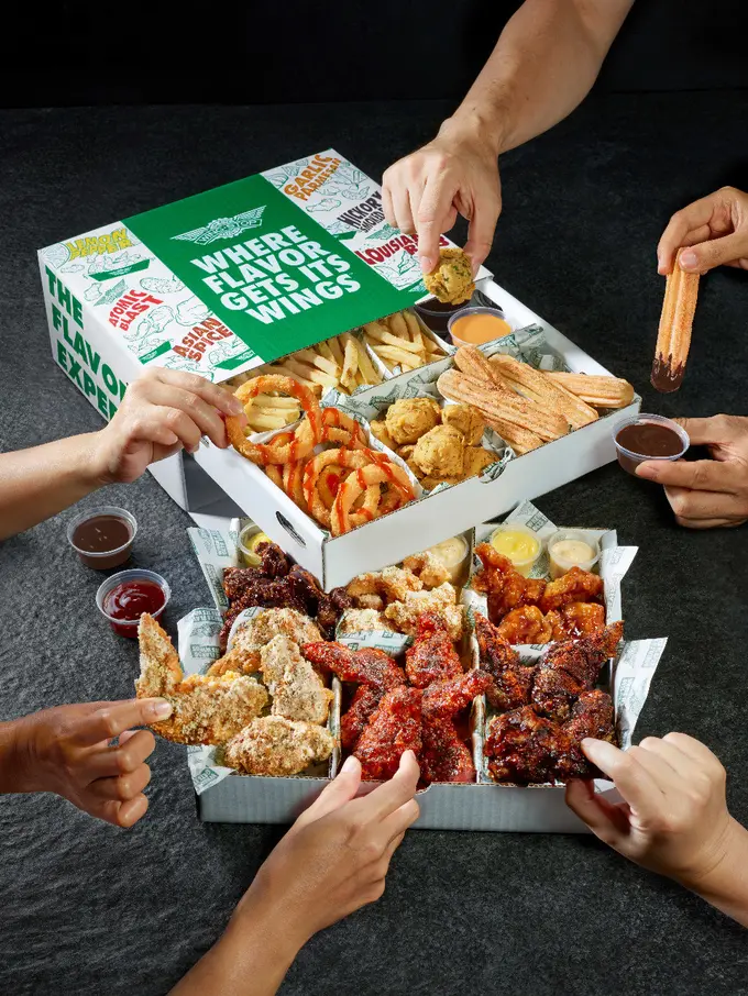 Flavor Remixes Party Box dari Wingstop untuk Natal dan Tahun baru