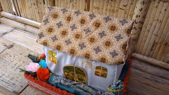 Cara membuat hantaran pernikahan dari mukena berbentuk rumah