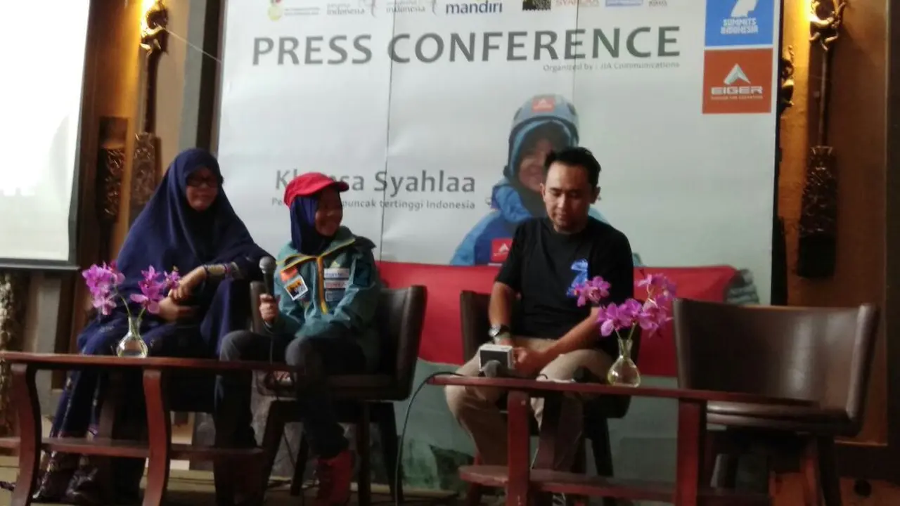 Khansa, Bocah Perempuan Penakluk 7 Gunung Tertinggi di Indonesia