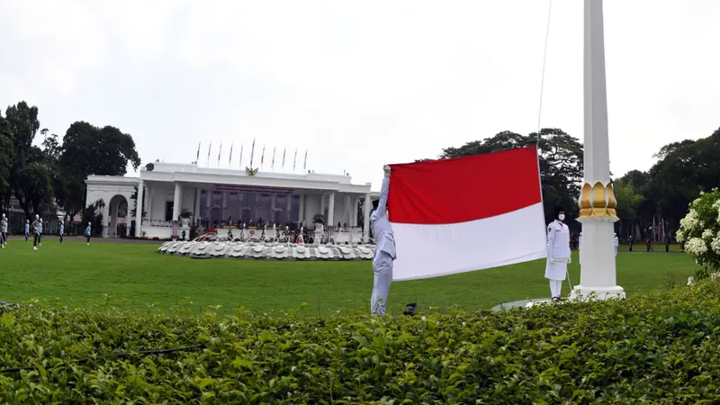 Presiden Jokowi Saat Pimpin Upacara di Istana Merdeka