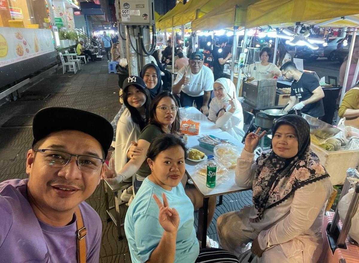 7 Potret Pasha Ungu Liburan Bareng Adelia Wilhelmina, Ajak Juga Shakiena dan Nasha 2 Anak Remajanya