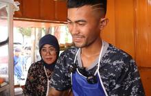 Pemuda 24 Tahun Asal Sukabumi Capai Omzet Rp18 Juta Per Hari Hanya dari Jualan Rujak di Jakarta, Ini Keunikannya